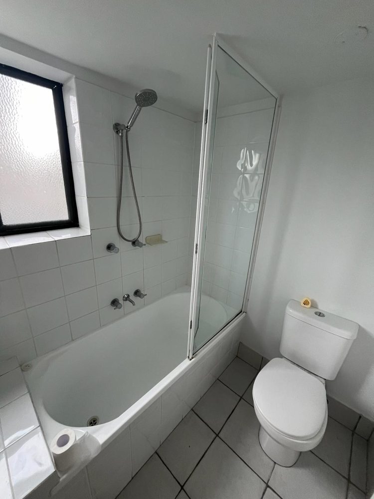Kings Beach bathroom before renovation